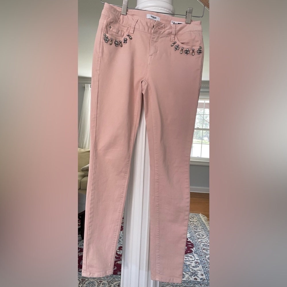 Kenzie Jeans. Women’s. Pink studded Kenzie Jean , stretch zipper and button.
